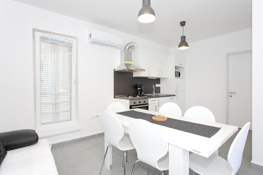 Apartments Vila Moli Бибинє Номер фото