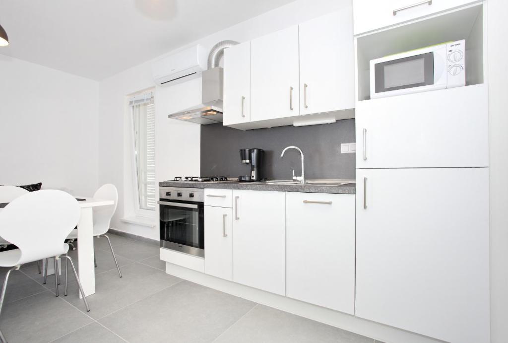 Apartments Vila Moli Бибинє Номер фото